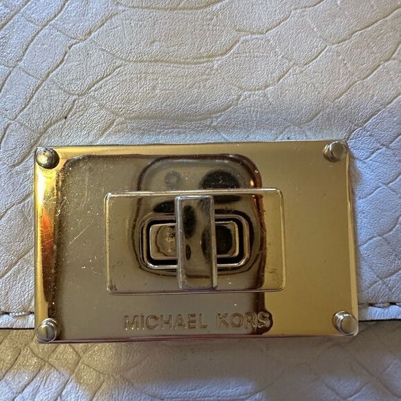 Michael Kors Cream Envelope Bag - Picture 5 of 10